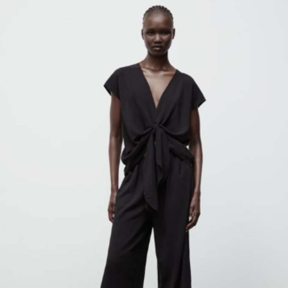 Zara flowy black top